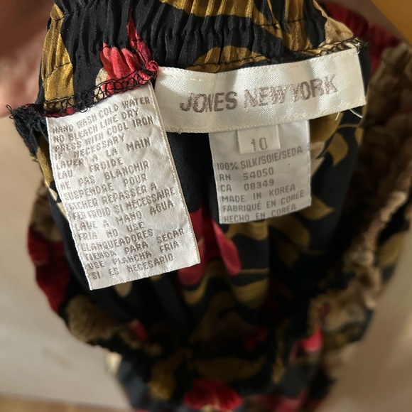 Jones New York 100% Silk Skirt - Picture 2 of 4